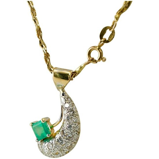 Emerald Diamonds Pendant Necklace 18K Yellow Gold with
