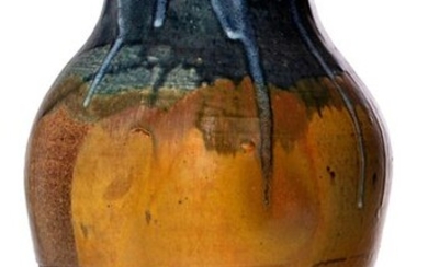 Eugène LION (1867 - 1945) Vase en grès de forme...