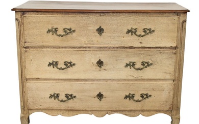 French Louis XV 3 drawer commode in oak