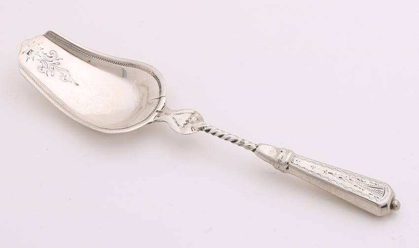 Frisian silver sugar scoop