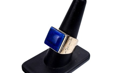 Gold and Lapis Lazuli Ring