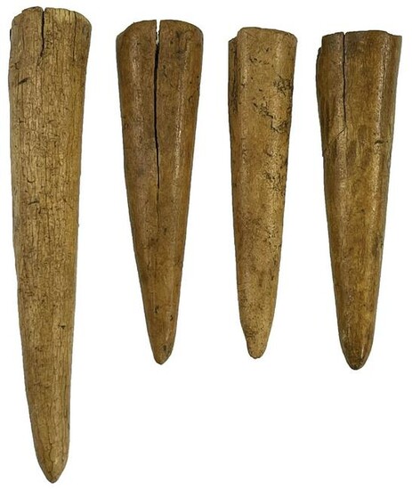 Group of 4 fine Deer Antler Projectile Points. Found