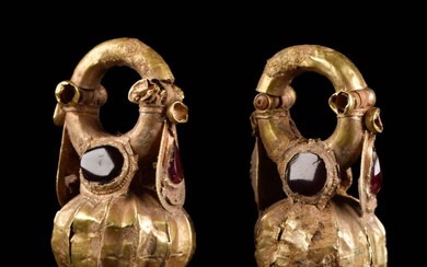HELLENISTIC MATCHED PAIR OF GOLD EARRINGS