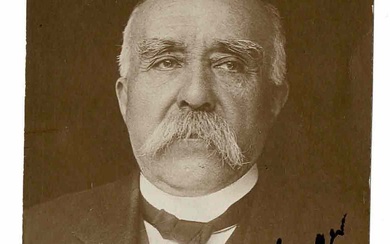HISTORY - CLEMENCEAU Georges (1841 - 1929) - Photograph with autograph dedication signed ; autograph...