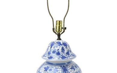 Large Chinese Porcelain Blue & White Table Lamp