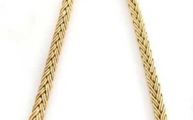 NECKLACE in yellow gold 750 thousandth mesh wheat ears. Dimensions : 42 cm. Gross weight : 56,98 gr. A yellow gold necklace