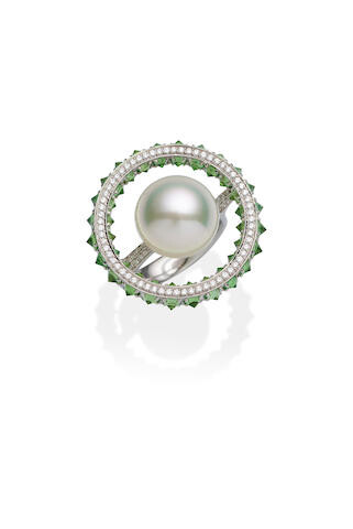 PASPALEY | A SOUTH SEA PEARL, GARNET AND DIAMOND RING