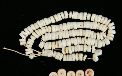 POSSIBLY NATIVE AMERICAN TRADE BEADS