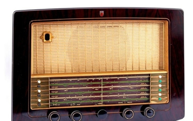 Philips radio in bakelite case