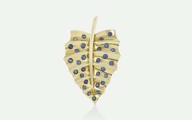 Sapphire and gold leaf brooch