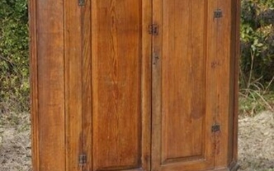 Southern Federal Yellow Pine Corner Cabinet