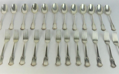 Suite of twelve silver cutlery with violated spatula and rocaille.