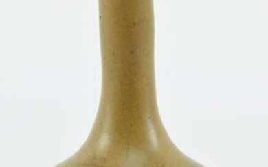 Tea dust vase. Chien Lung mark (1735-1796) and of the