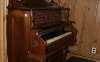 Victorian Walnut Parlor Pump Organ