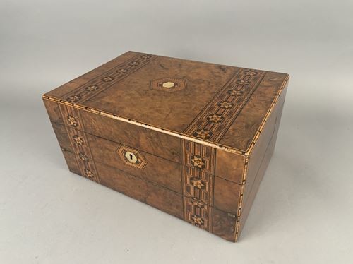 Wooden writing box inlaid with nets, mother-of-pearl on...