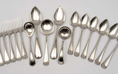 Zes zilveren tafelcouverts en schepwerk (5x) met parelrand