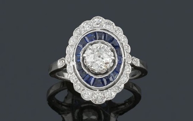 Ring in platinum Art Deco style with diamonds and