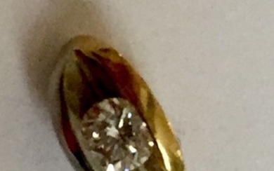18 kt. Gold, Platinum - Earrings Diamond