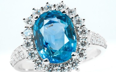 18 kt. White gold - Ring - 4.94 ct Sapphire - 'Cornflower' Blue (Burma) & VS Diamonds