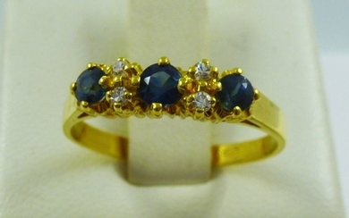 18 kt. Yellow gold - Ring - 0.60 ct Sapphire - Diamonds