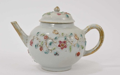 18th century Chinese export porcelain teapot and cover