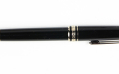Mont Blanc Classique rollerball pen, having a black resin body accented with white metal and with the signature black laque de chine...