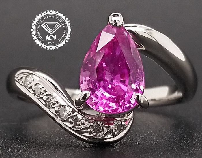 2.10ct Madagascar Pink Sapphire and Diamonds Platinum - Ring - ***NO RESERVE PRICE***