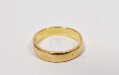 22ct gold wedding ring, 4.6g, size M
