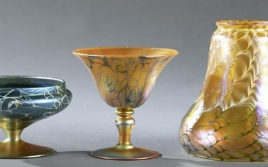 3 Auerne & Quezal art glass vessels.