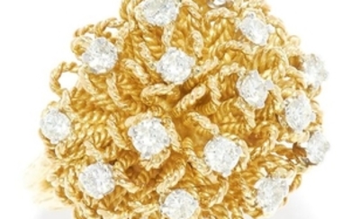 DIAMOND DRESS RING, KUTCHINSKY in 18ct yellow gold, the