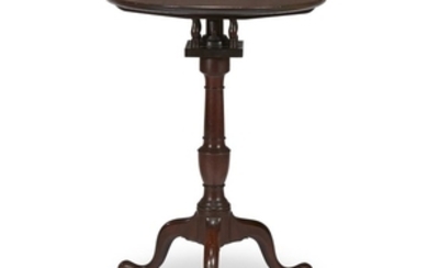 Queen Anne walnut candlestand Philadelphia, PA, late 18th century...