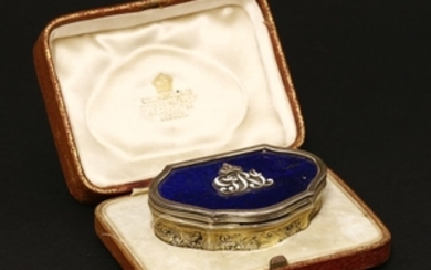 An unusual Edwardian silver gilt lapiz and enamel snuff box