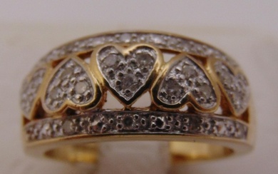 9ct gold and pav? set diamond ring, approx total weight 6.6g