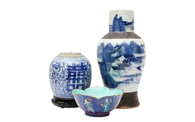 A CHINESE BLUE-GROUND 'PETAL' BOWL, A BLUE AND WHITE VASE AND A JAR 十九世紀至民國時期 藍地人物花瓣盌、青花山水圖紋瓶及「囍」罐