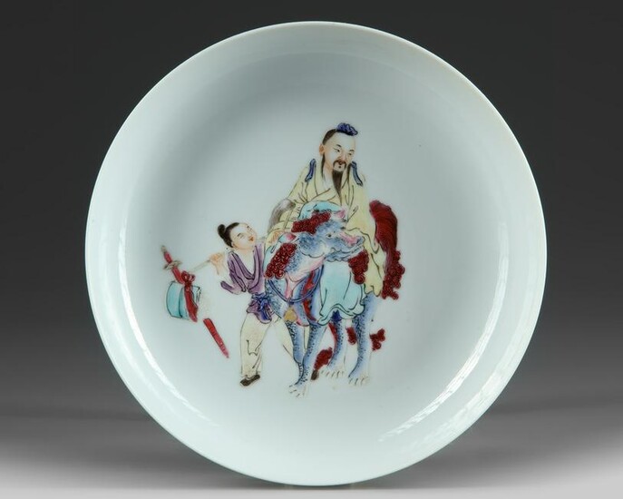 A CHINESE FAMILLE ROSE 'FIGURES' DISH,19TH-20TH CENTURY