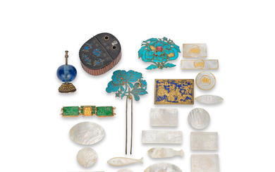 A COLLECTION OF ORNAMENTS AND MOTHER-OF-PEARL GAMING COUNTERS Late Qing...