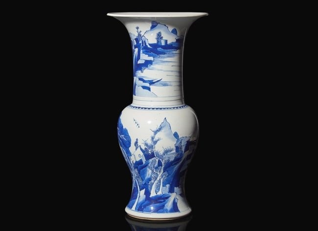 A Chinese blue and white Phoenix-tail vase, Kangxi period 青花鳳尾尊