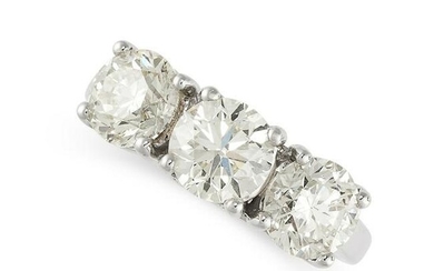 A DIAMOND THREE-STONE RING Brilliant-cut diamonds