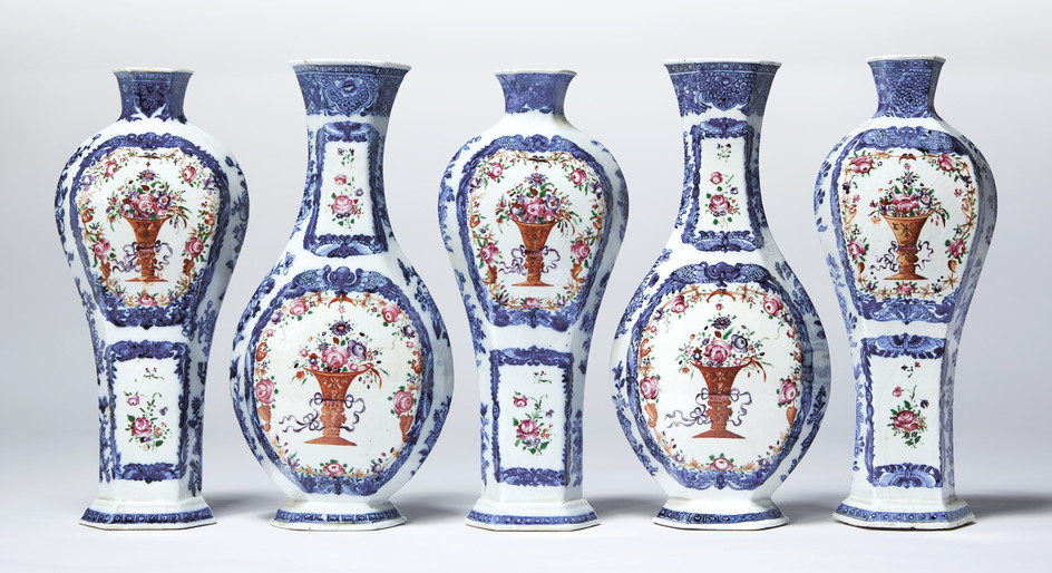 A FIVE-PIECE BLUE AND WHITE AND FAMILLE ROSE GARNITURE OF FLATTENED BALUSTER VASES, QIANLONG PERIOD, CIRCA 1785