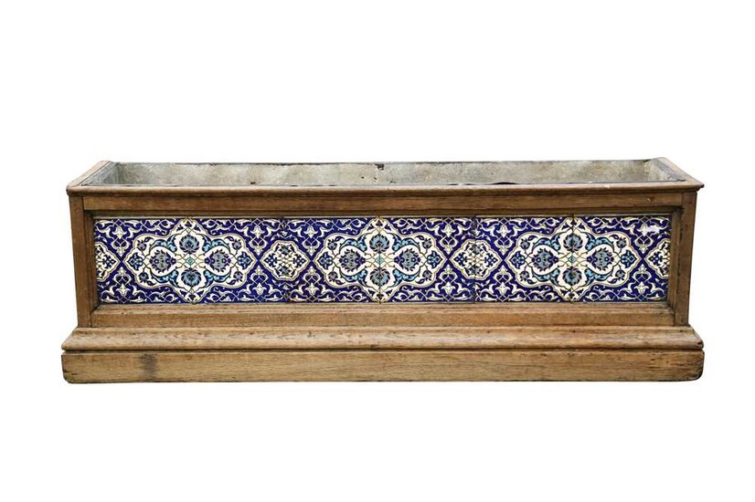 A FLOWER TROUGH INSET WITH 'PERSIAN' DESIGN MINTON POTTERY TILES Minton, Hollins & Co, Stoke-upon-Trent, England, late 19th - early 20th century
