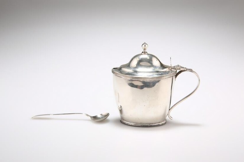 A GEORGE III SILVER MUSTARD POT, by Abstinando King
