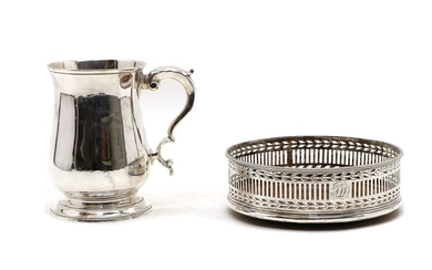 A Georgian silver baluster mug