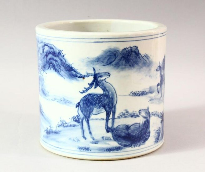 A LARGE CHINESE BLUE AND WHITE BRUSH POT, decorated