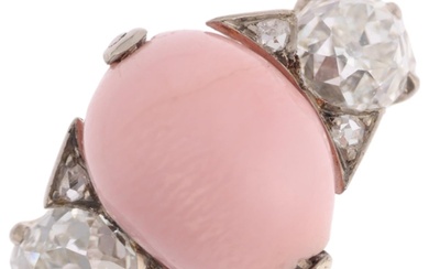 A Non-Nacreous Conch Pearl and diamond ring, the central 9.5...