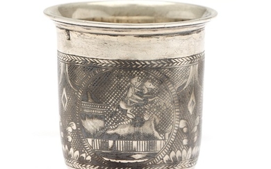 A Russian silver and nielloed vodka cup. Indistinct maker's mark, assayer Nikolai Lukich Dubrovin, Moscow 1833, 84 standard. Weight 43 g. H. 4.5 cm.