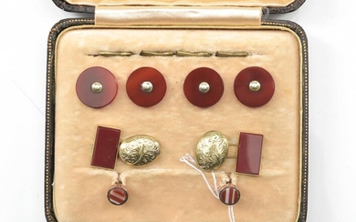 A SET OF AGATE STUDS AND CUFFLINKS, ALL GOLD LINED, BOXED