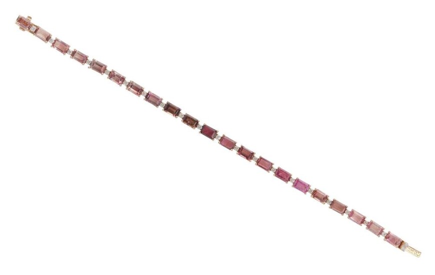 A TOURMALINE AND DIAMOND ARTICULATED BRACELET IN 18CT ROSE GOLD, COMPRISING TWENTY ONE RUBELLITE TOURMALINE TOTALLING 11.29CTS, SPAC...