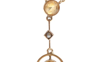 A citrine necklace set with two round-cut citrines and seed pearl, mounted in 14k gold. L. 2.8–42.5 cm.