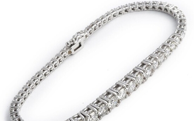 NOT SOLD. A diamond bracelet set with numerous old and brilliant-cut diamonds weighing a total of app. 8.00 ct., mounted in 18k white gold. L. app. 18.5 cm. – Bruun Rasmussen Auctioneers of Fine Art