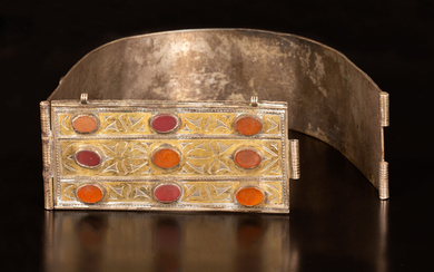 A gilt silver collar choker necklace inset with carnelian - Turkestan - 1900